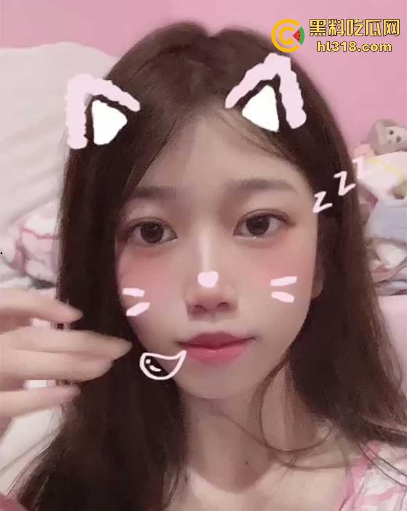 极品萝莉【洛丽塔欢欢】收费福利曝光，清纯大眼妹变身小淫娃，全裸露脸撅翘臀秀骚穴骚到爆！  第4张