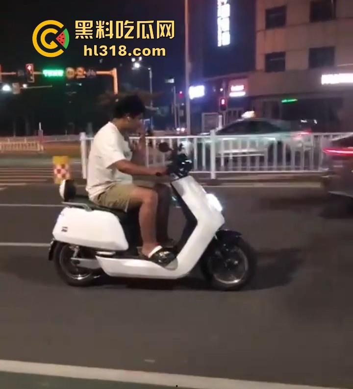 专业鬼火车手为我们评测那种刹车方式最好，臀刹手刹脸刹三种不同的方式，苦练绝技，一般人请勿模仿！  第1张