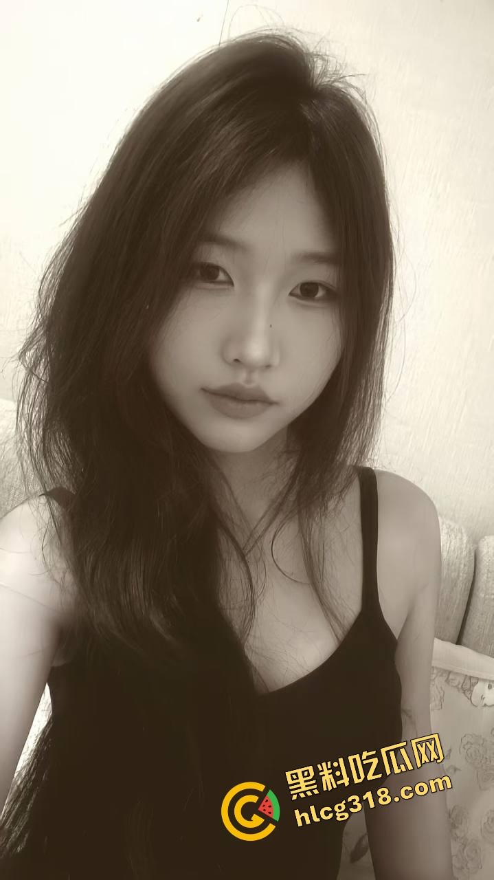 女友被操完回来复盘细节,当着闺蜜面喊爽,回来还细细讲给男友听,绿帽男听完差点哭着射了 第2张 女友被操完回来复盘细节,当着闺蜜面喊爽,回来还细细讲给男友听,绿帽男听完差点哭着射了 第2张