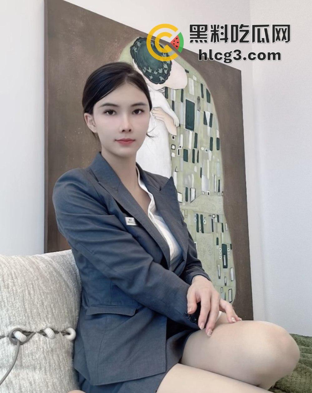 快手网红空姐少妇『是邹琳吖』空姐制服诱惑！露点露脸啪啪自慰私拍视频合集曝光！  第2张