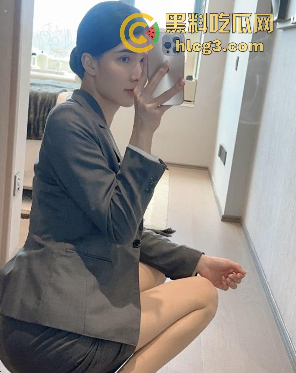 快手网红空姐少妇『是邹琳吖』空姐制服诱惑！露点露脸啪啪自慰私拍视频合集曝光！  第3张