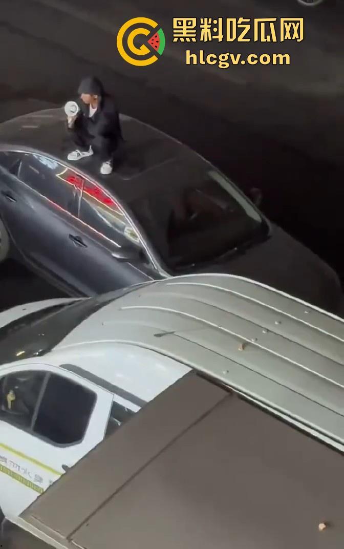 义乌惊现纯爱战士大闹街头！从福建狂奔而来，只为站车顶用喇叭当街告白分手女友！  第8张