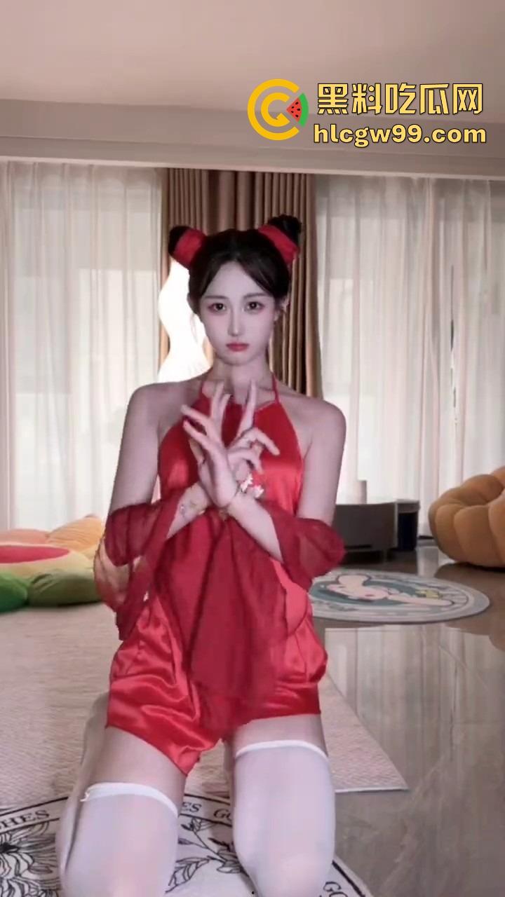 三头六臂莲藕身，Cos商务风哪吒杀疯了,肚兜短裤风火轮，离经叛道只杀不渡，快给我来个同款申公豹！  第5张