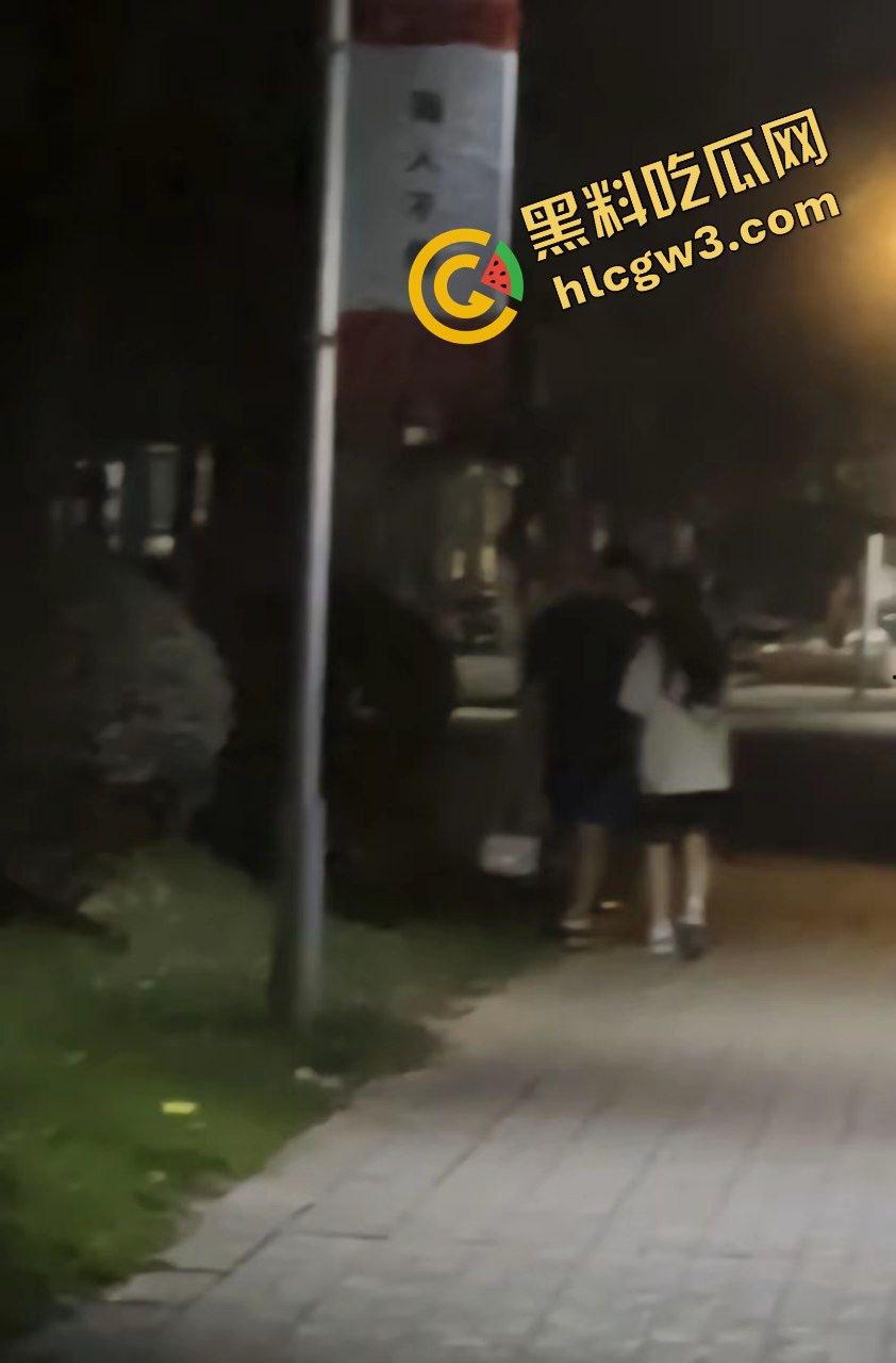 武汉华夏理工学院贱逼渣女『邓芊』出轨单男被发现 酒店爆插骚臀视频遭流出！原创曝光！  第8张