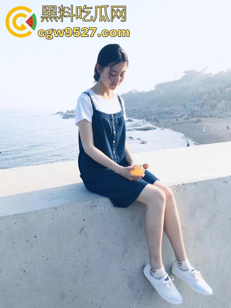 南京师大清纯学妹【卢瑞涵】,大长腿性感嫩妹,背着男友和体育生开房,趴着吃鸡大喊爸爸操我! 第1张 南京师大清纯学妹【卢瑞涵】,大长腿性感嫩妹,背着男友和体育生开房,趴着吃鸡大喊爸爸操我! 第1张