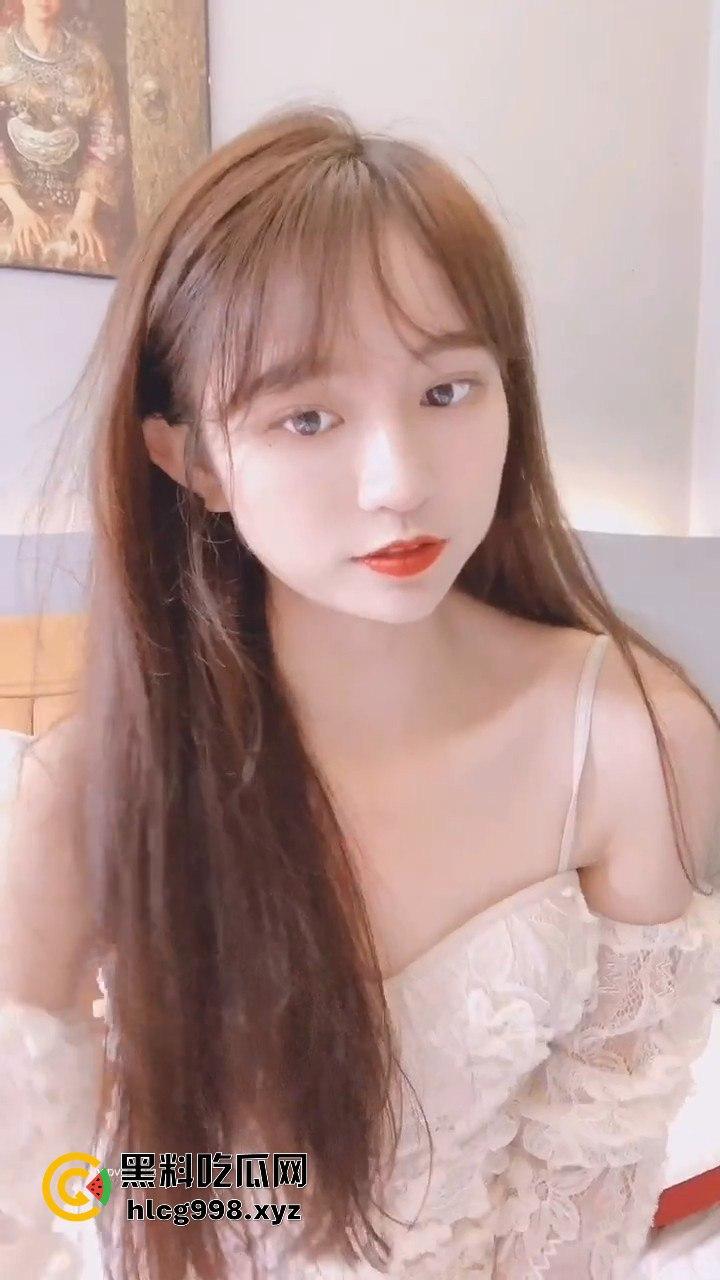 双马尾萝莉『不见星空』骚逼复出！闺蜜男友当道具任她操，双马尾扭腰后入，母狗天赋爆表！  第3张