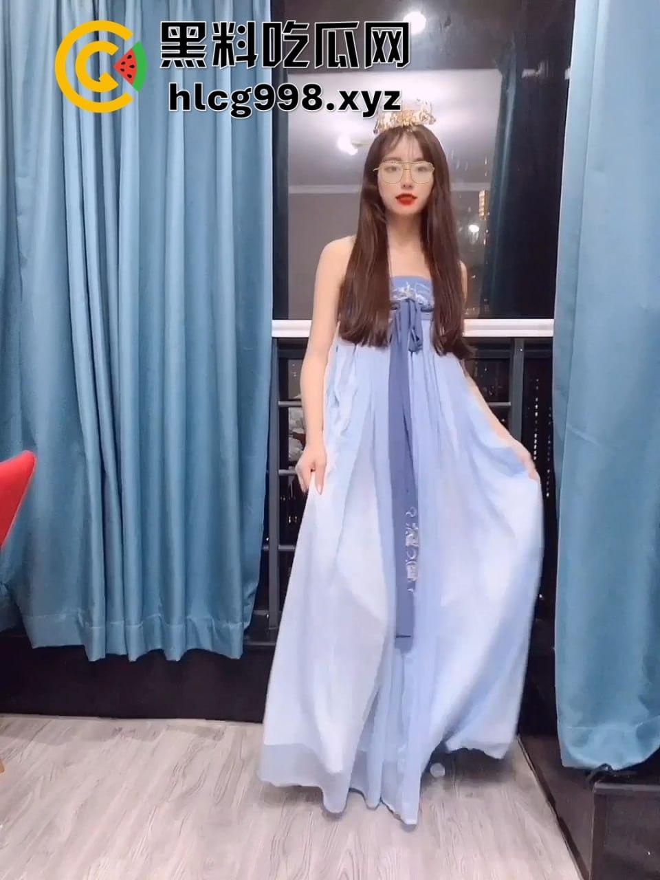 双马尾萝莉『不见星空』骚逼复出！闺蜜男友当道具任她操，双马尾扭腰后入，母狗天赋爆表！  第6张