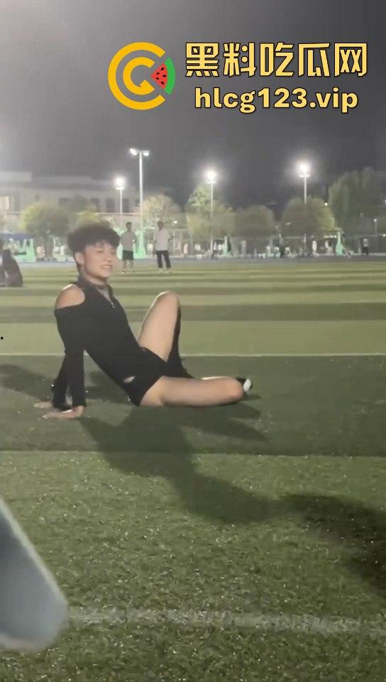 贵州铜仁男大骚0穿高跟引爆操场！大跳骚舞找主人，抖音粉丝蹭蹭涨，学校警告挡不住骚气外露！  第7张