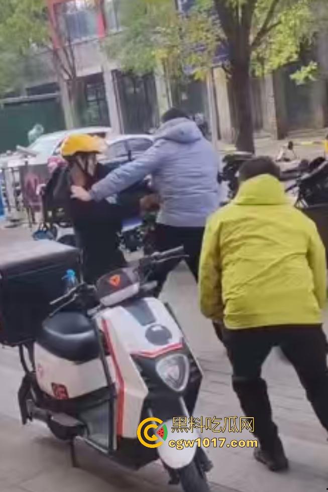 石家庄美团外卖小哥忍无可忍血刃站长，5块单子只给1块，离职扣80%工资逼人走绝路，这不是活该找刀吗？  第5张