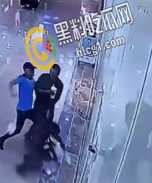 巴勒斯坦男子 在以色列北布城市卡梅尔的商场中行刺两名以色列士兵 随后被步枪扫射打死  第3张