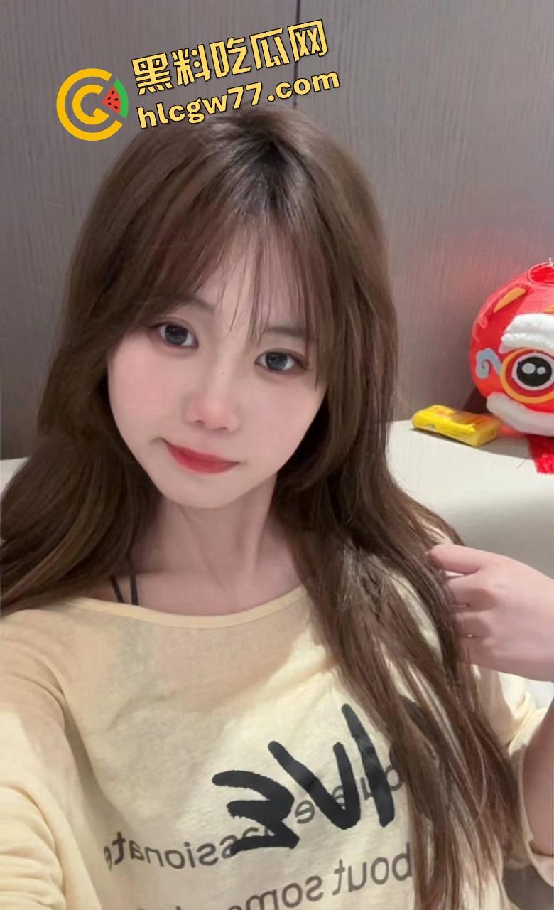 魔都艺术校花『欧易帆』堕落成富豪玩具，白嫩骚穴被车震干爆，窗帘一拉对着路人狂喷水！  第3张