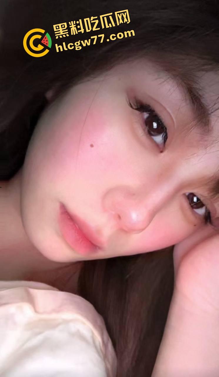 魔都艺术校花『欧易帆』堕落成富豪玩具，白嫩骚穴被车震干爆，窗帘一拉对着路人狂喷水！  第4张