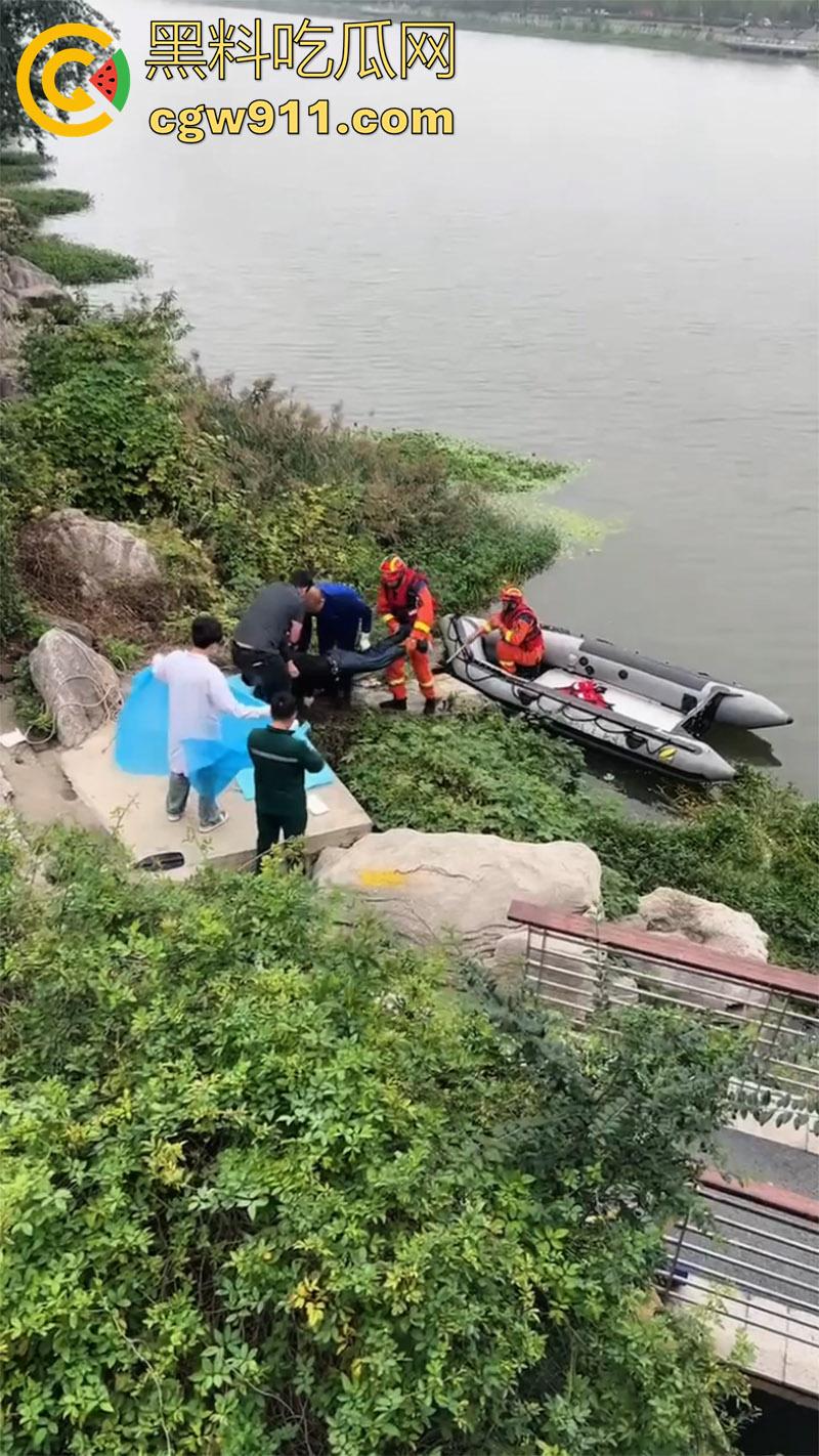 山东滕州荆河路荆河桥，附近打捞出一男子尸体，又是钓鱼佬发现的，疑似上游冲到下游，怀疑是为情自尽！  第7张