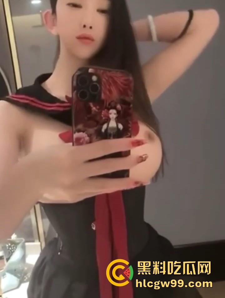 抖音十六万粉网红御姐【赵舒淇】献出露奶福利，性爱XO自慰寻高潮，露脸福利极具诱惑！  第3张