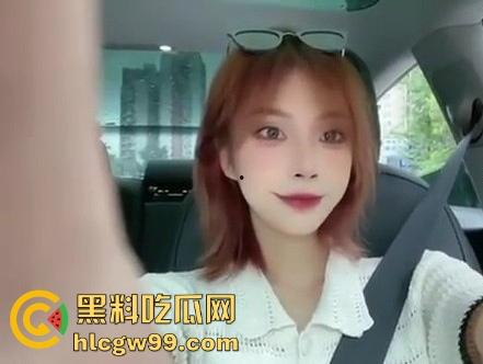 江西短发骚货【佘茜冉】为50万彩礼穿渔网袜情趣制服跪镜子前给男友口爆，500块操一次不香吗？  第2张