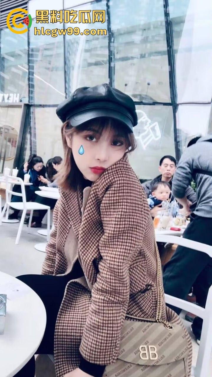 江西短发骚货【佘茜冉】为50万彩礼穿渔网袜情趣制服跪镜子前给男友口爆，500块操一次不香吗？  第5张