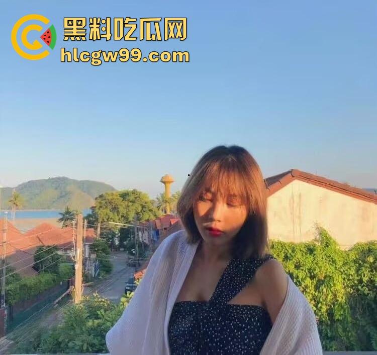 江西短发骚货【佘茜冉】为50万彩礼穿渔网袜情趣制服跪镜子前给男友口爆，500块操一次不香吗？  第6张