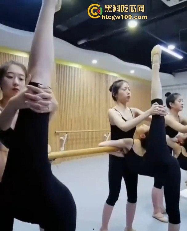 北京市海韵艺术学校芭蕾舞妹子【胡妍慈】金主定制视频曝光，极致反差诱惑，独家爆料！  第5张