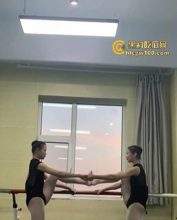 北京市海韵艺术学校芭蕾舞妹子【胡妍慈】金主定制视频曝光，极致反差诱惑，独家爆料！  第8张