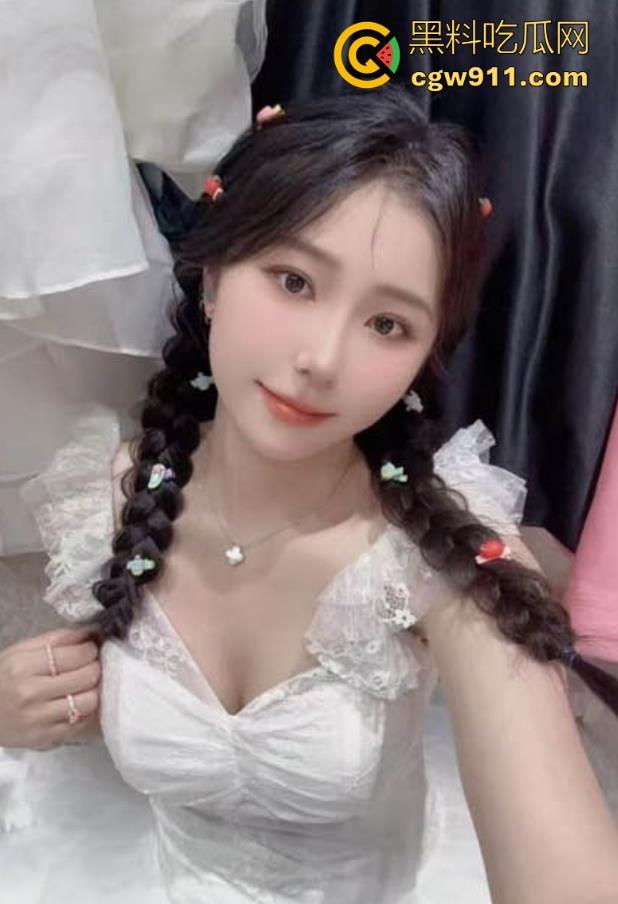 广西工商职业学院反差女大学生【林晓英】约炮调教视频曝光，女上位猛骑爽到叫爸爸，嫩穴紧裹棒身啪啪撞击！  第2张