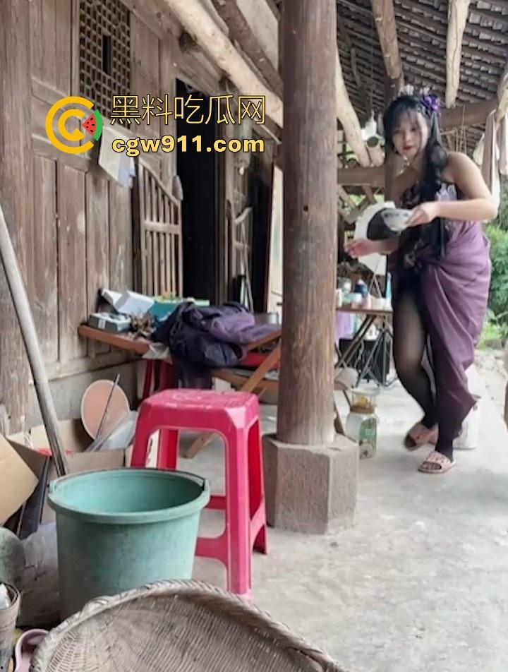 B站博主【野云志怪雪尽倾】自拍古装定制cos，黑丝美腿骚舞漏点诱惑福利，粉丝独享反差尤物！  第2张