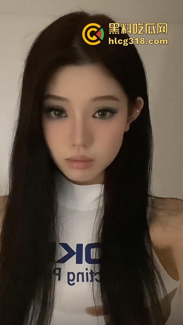 单眼皮小黄豆惨遭助理『芮芮iris』阴间操作，背后接单爆陪睡视频，网红圈再出新大瓜！  第9张