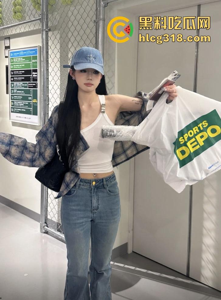 单眼皮小黄豆惨遭助理『芮芮iris』阴间操作，背后接单爆陪睡视频，网红圈再出新大瓜！  第15张