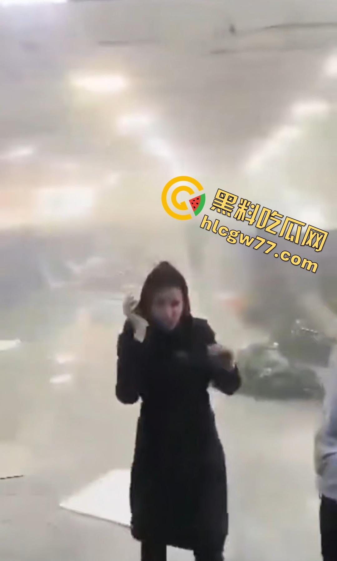 昨日伊朗沙希德拉贾伊港炸翻天！有个人玩化学品炸伤800人炸死25人，真是玩火自焚  第6张