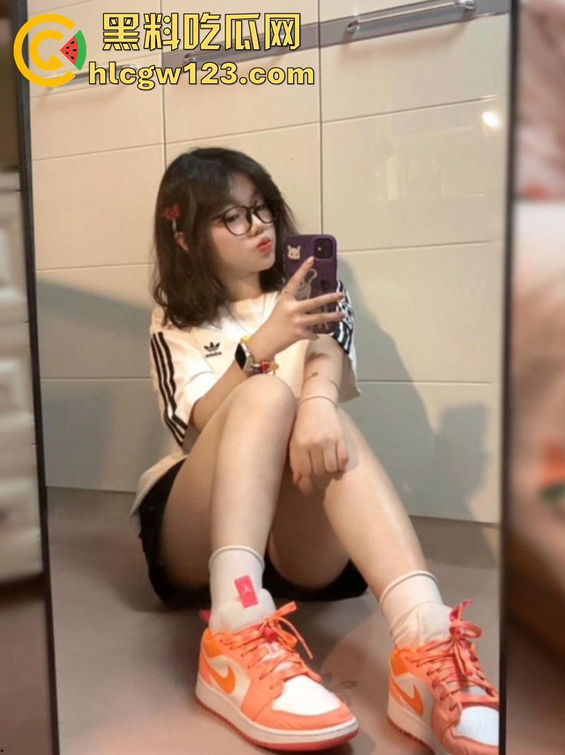 变态淫父送女儿去外地考试，在宾馆没忍住强上性感乖女儿，身材白嫩翘臀Q弹，后入啪啪极致淫荡！  第5张