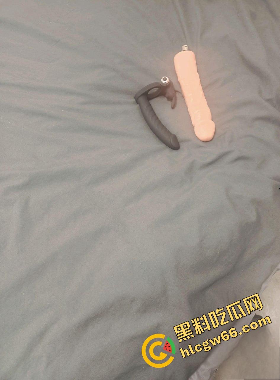 海角精品！31岁已婚男刷海角馋上44岁岳母，温柔贤惠黑丝骚身偷拍奶子蹭鸡巴，满脑子想操翻她！  第9张