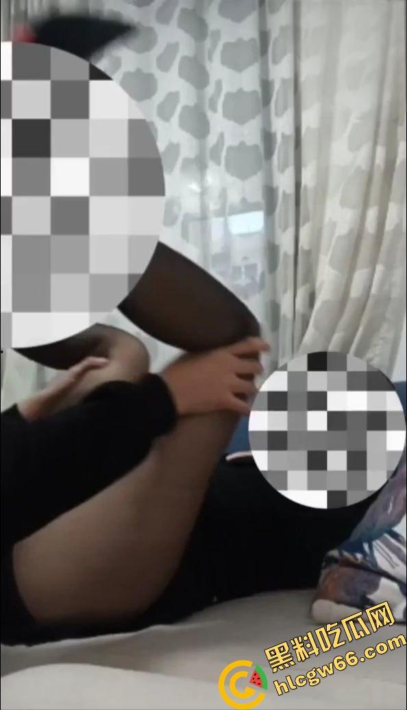 海角精品！31岁已婚男刷海角馋上44岁岳母，温柔贤惠黑丝骚身偷拍奶子蹭鸡巴，满脑子想操翻她！  第17张