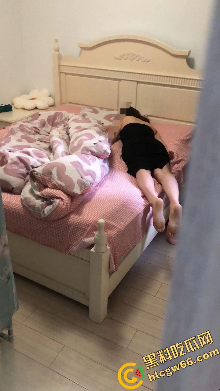 海角精品！31岁已婚男刷海角馋上44岁岳母，温柔贤惠黑丝骚身偷拍奶子蹭鸡巴，满脑子想操翻她！  第29张