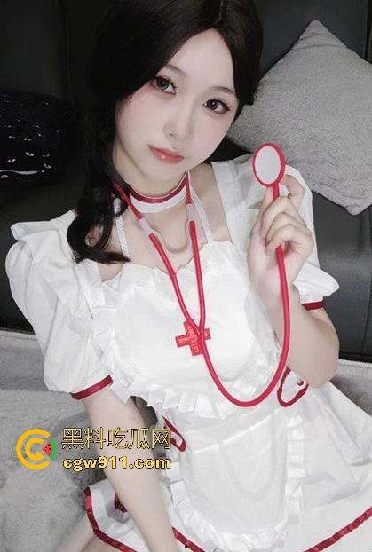 排卵期表姐饥渴难耐，情趣丝袜诱惑诱惑勾引表弟，无套插入表情销魂，饱满肉穴被彻底征服！  第1张