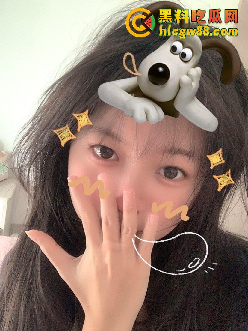 长沙06女高反差天赋异禀得母狗『蓝婷婷』学业不行活儿却全通，金主的爱宠，眼里只有主人！  第2张