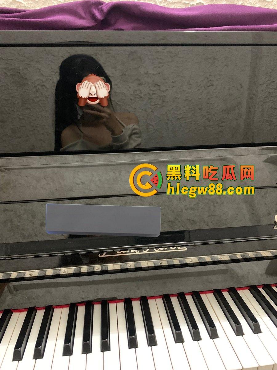 长沙06女高反差天赋异禀得母狗『蓝婷婷』学业不行活儿却全通，金主的爱宠，眼里只有主人！  第3张