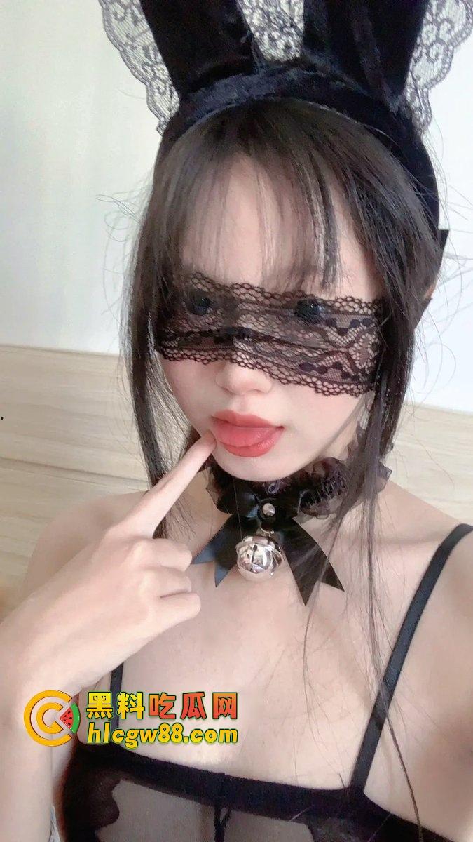 长沙06女高反差天赋异禀得母狗『蓝婷婷』学业不行活儿却全通，金主的爱宠，眼里只有主人！  第9张