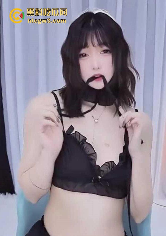 网易CC女主播【奈奈】大玩黑丝珍珠内裤！跳蛋假阳具齐上阵，激情骑乘，全程高能福利爆棚！  第1张