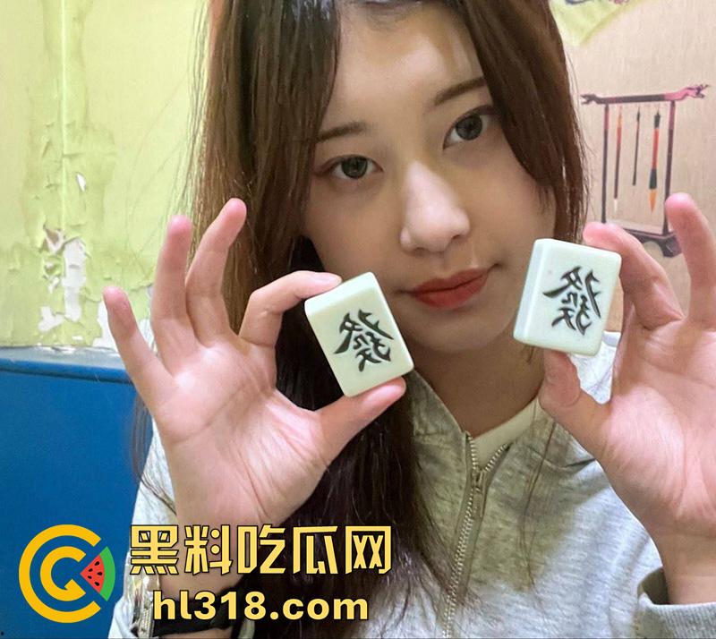 郑州师范学院王悦，模特身材性感御姐，表面高冷背地骚的一批，一边玩手机麻将，一边被男友操，做爱视频曝光！  第1张