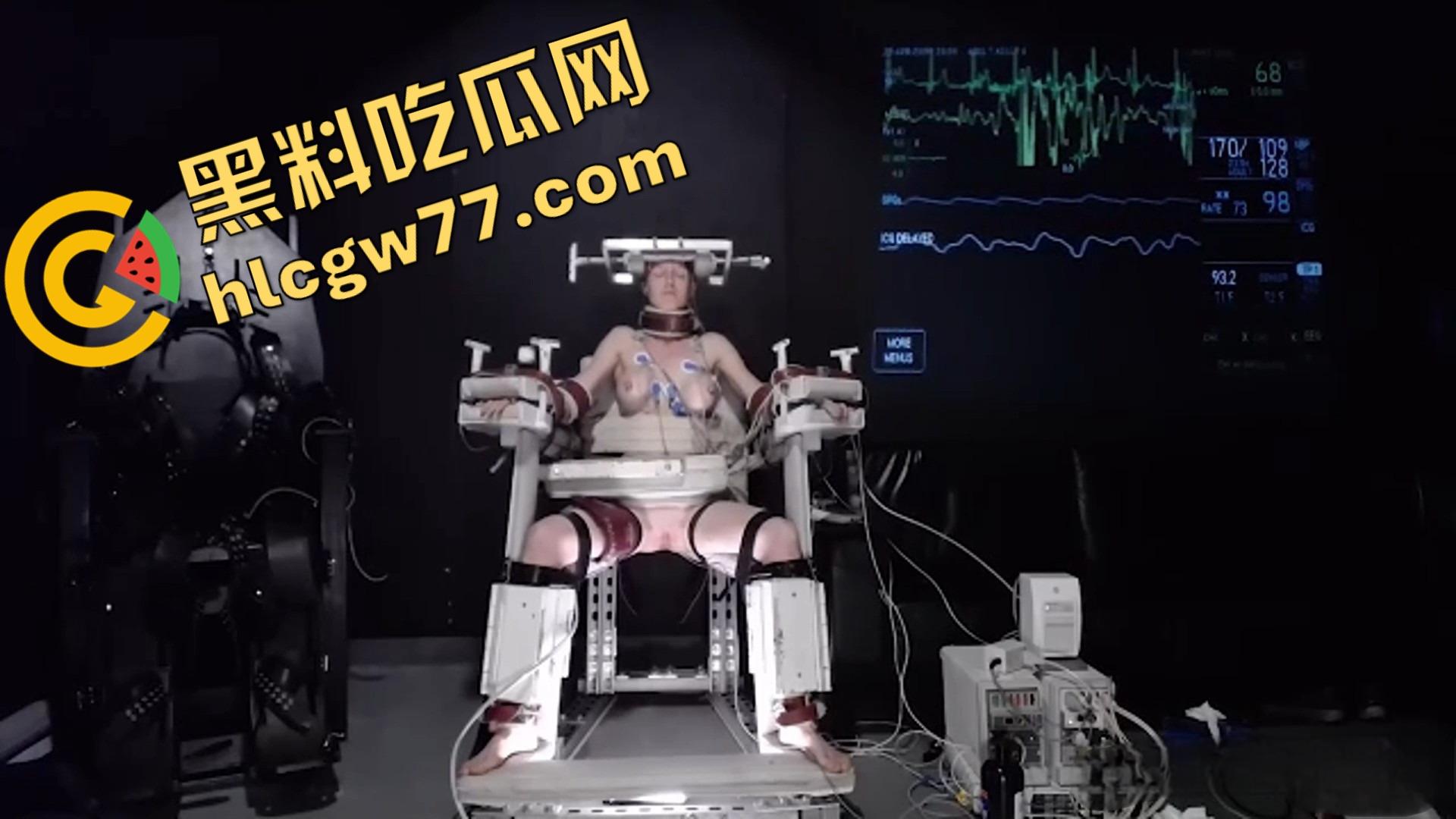 欧美重口暗网调教，结点摩擦阴蒂高潮失禁，长时间三角木马放置，她终于忍不住尿了出来！  第10张