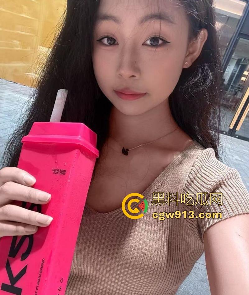 杭州工商职业学院【张慧语】骚逼反差小母狗，豪乳傲然挺立，舌钉口活销魂，黑丝翘臀入到失魂！  第5张