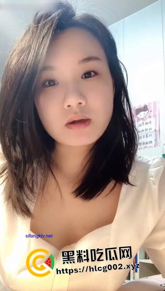 裸贷合集！小姐姐们拿着身份证抠逼  美妙的身体为了钱蠕动 为什么裸贷都是年轻妹妹呢 第2张