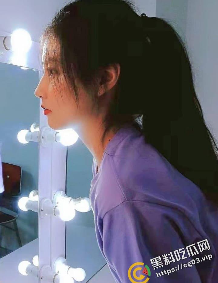 成都文理学院学姐 神似徐冬冬 被同校学弟 灌醉带到酒店一日游  早上清醒直接女上位开始摇摆 第3张