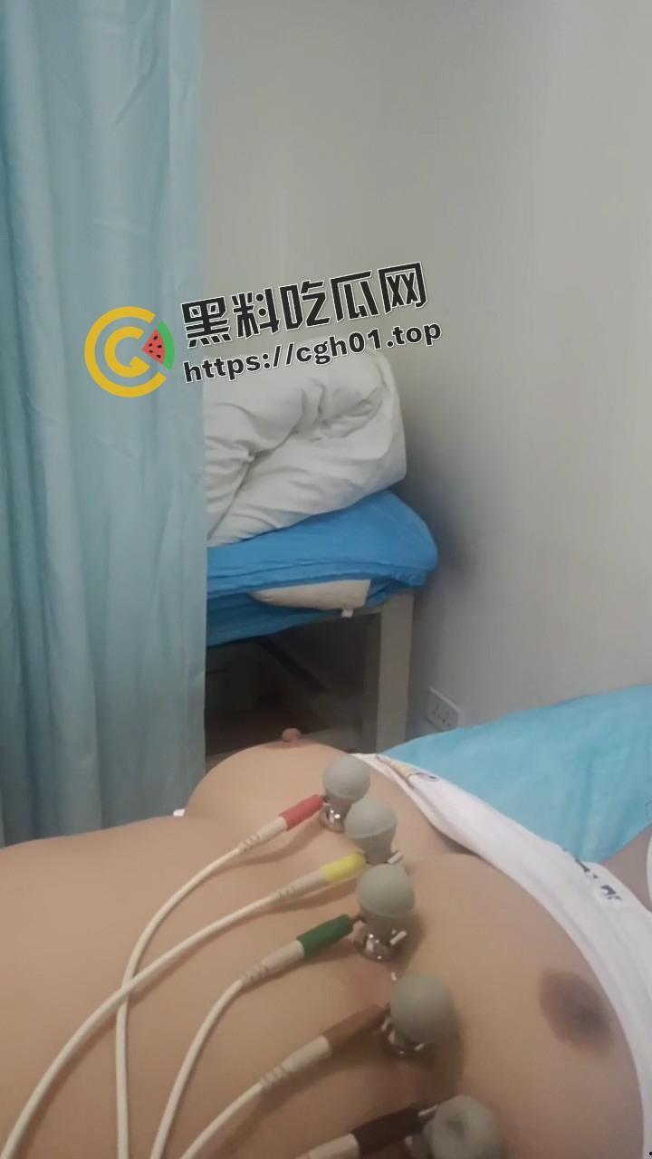 三甲医院妇科医生流出！几十位风骚少妇的心电图检测现场 美乳一览无余 妇科医生这么爽嘛  第11张