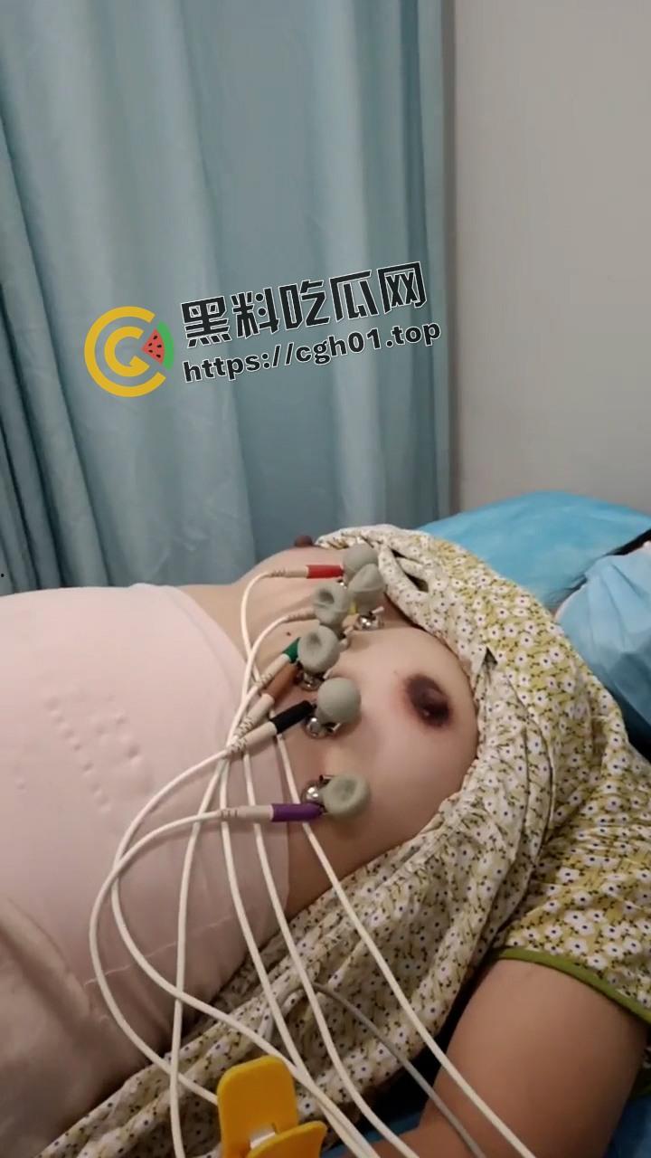三甲医院妇科医生流出！几十位风骚少妇的心电图检测现场 美乳一览无余 妇科医生这么爽嘛  第14张