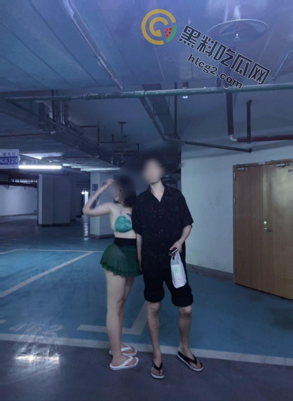 新西兰巨乳妹子（WUYIJINGJING）Ins大尺度照片引发轰动：极品巨乳与气质反差】  第1张