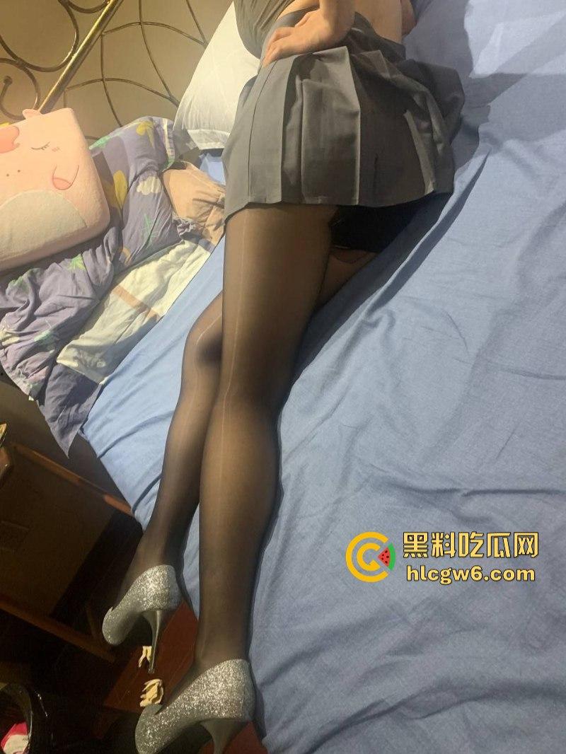 以出差的名义空降全国各地！徐州人妻【鹿林FQ】偷约探花大神酒店激情调教 主动提出录像留念公开曝光  第35张