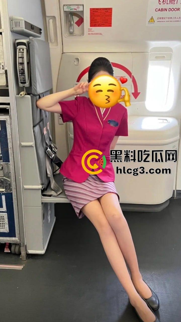 抖音爆红空姐『白天翱翔蓝天，夜晚专宠大哥』，私密视频，线下真实激情，双重身份被曝光！  第3张