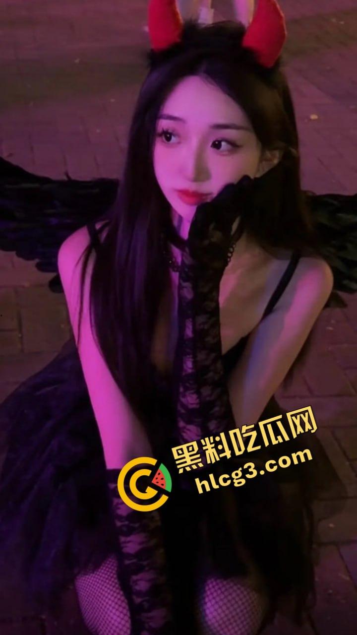 抖音爆红空姐『白天翱翔蓝天，夜晚专宠大哥』，私密视频，线下真实激情，双重身份被曝光！  第7张