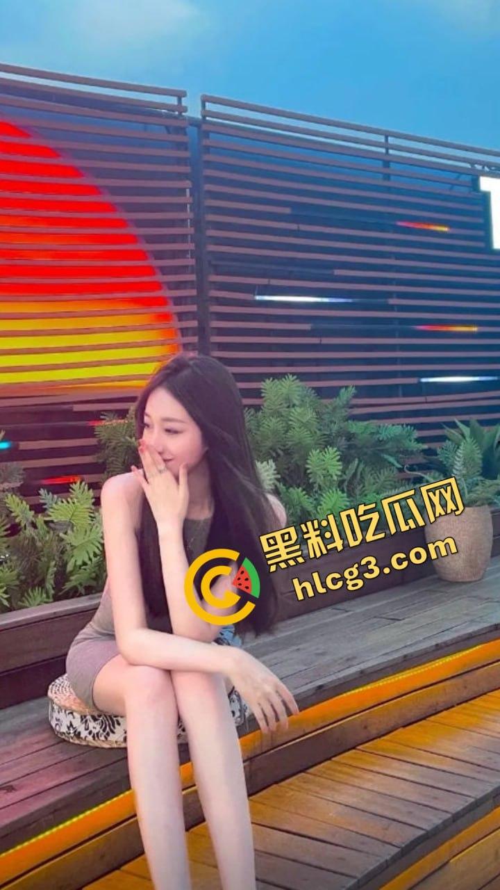 抖音爆红空姐『白天翱翔蓝天，夜晚专宠大哥』，私密视频，线下真实激情，双重身份被曝光！  第9张