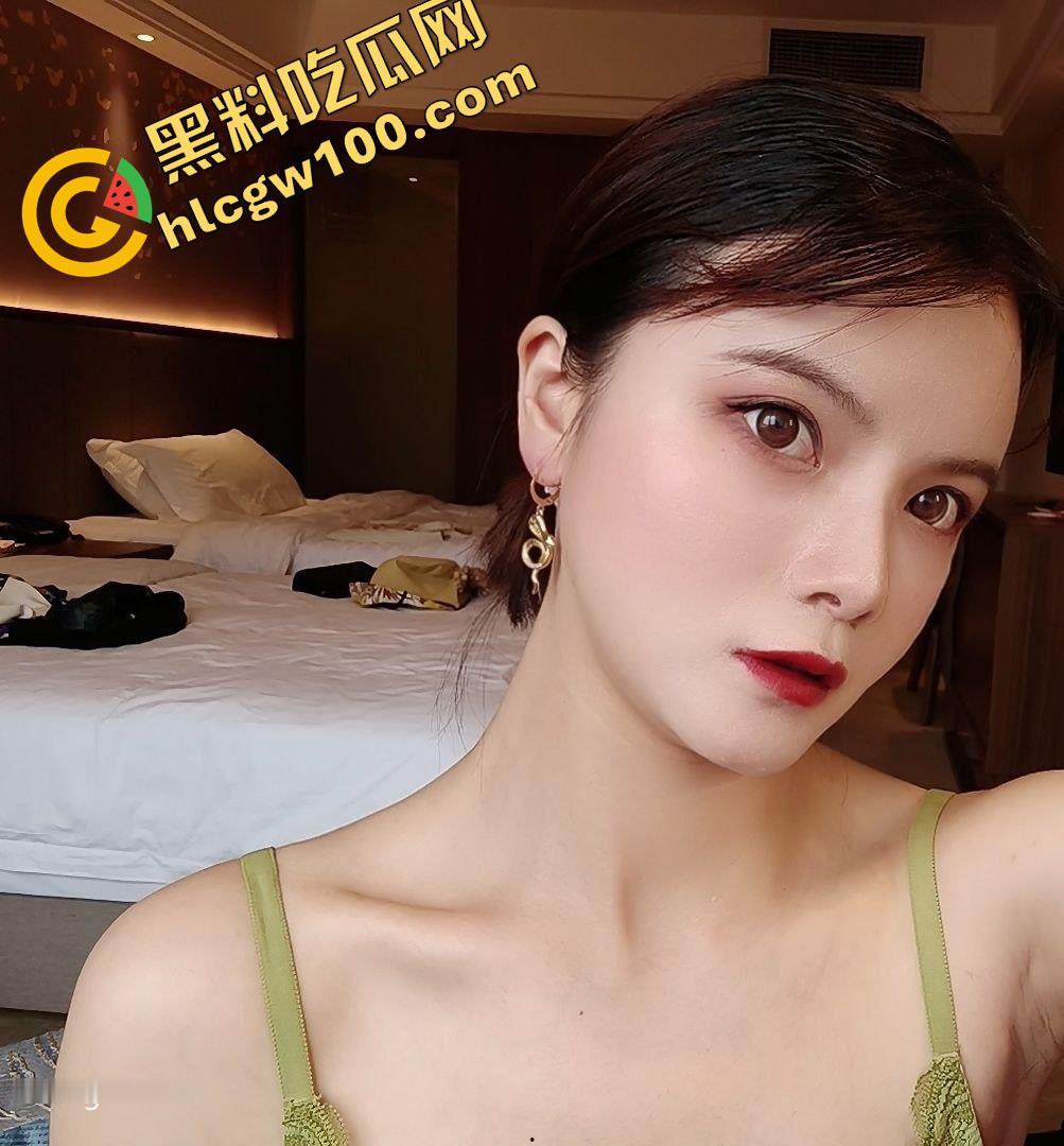 广西母狗【林楠楠】婚后出轨，钟爱女上后入，主打一个一插到底，被操到喷尿射一屁股  第10张